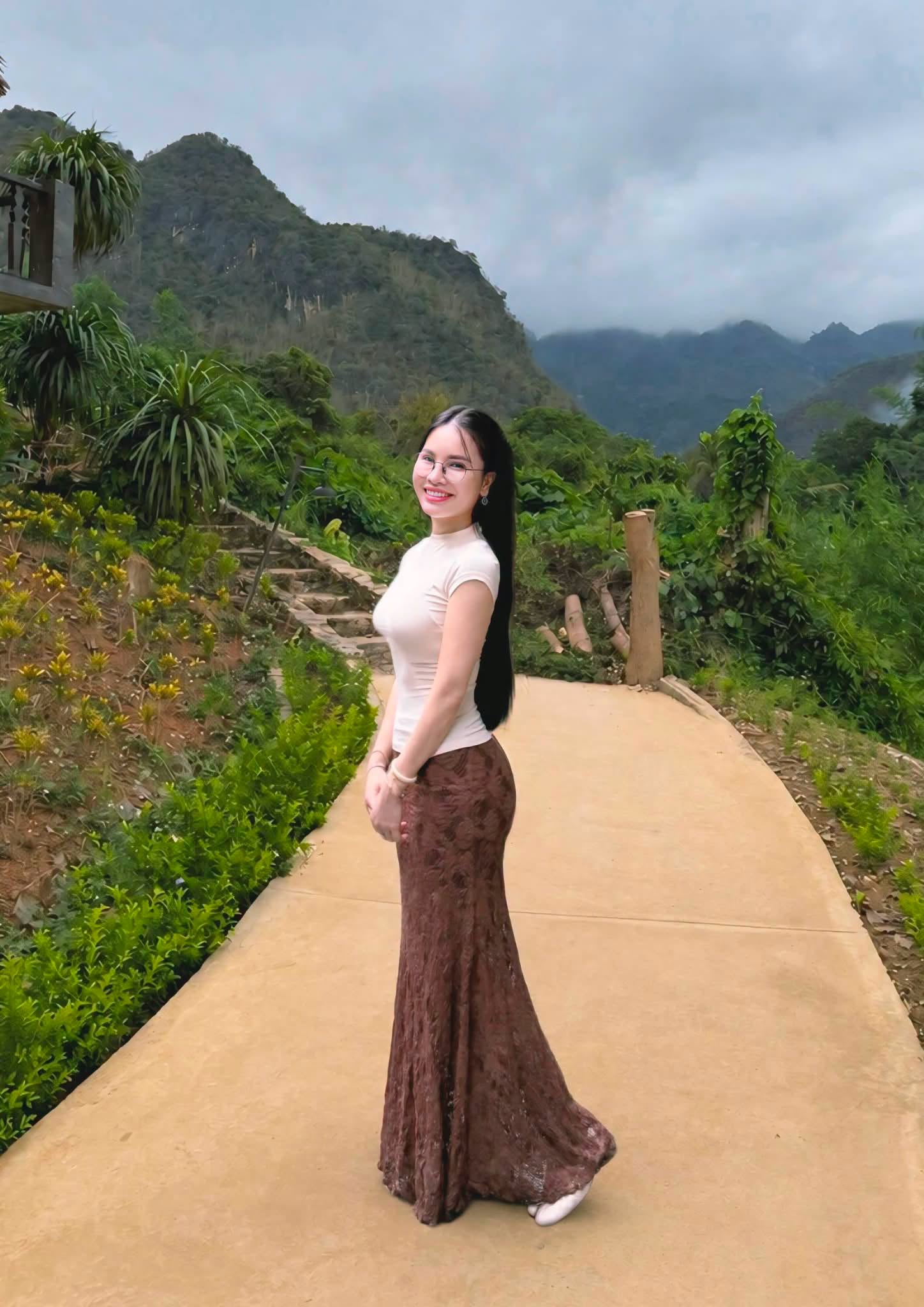 Sophia Elegant Maxi Dress